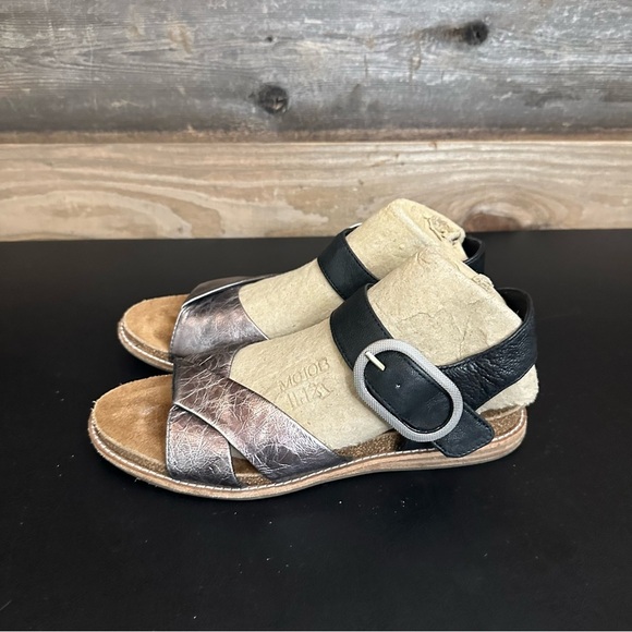 Sofft Women’s Size 8 M Bayo‎ Black Gray Leather Buckle Buckle Strap Sandals - Picture 2 of 10